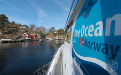 Durchfahrt durch einen enge Passage | Kristiansand - Süd-Norwegen